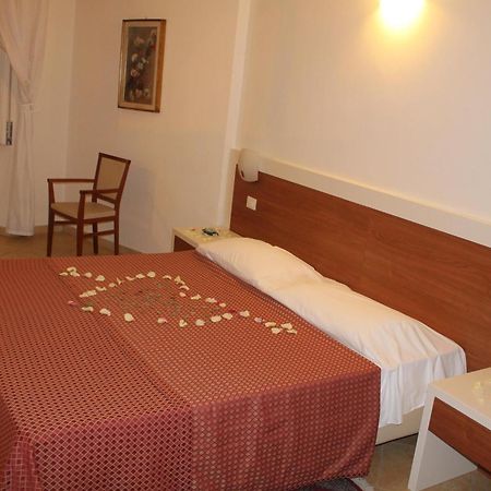 B&B Soggiorno Ponte Rosso Флоренция Экстерьер фото